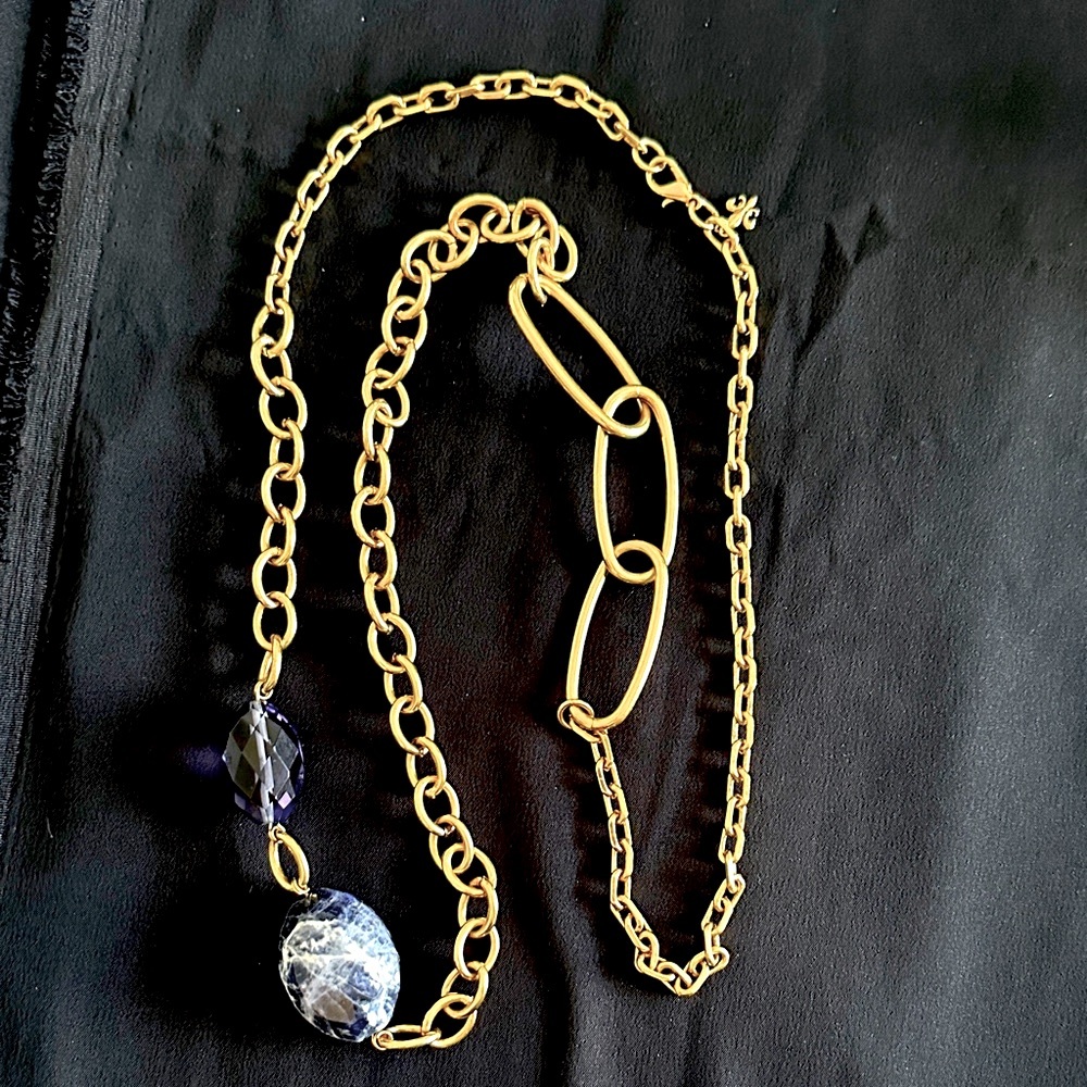 Goldtone & acrylic beads EUC necklace. Long link paper clip style w/ large beads